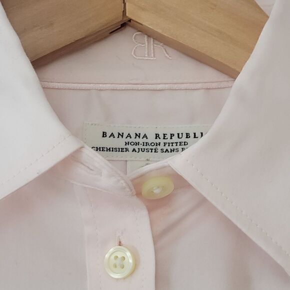 Banana Republic Pale Pink Non Iron Fitted Button Down Shirt - Picture 3 of 10